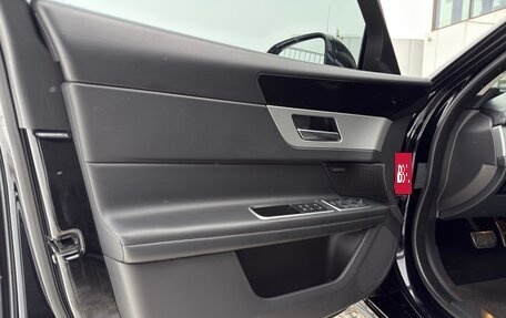 Jaguar XF II, 2017 год, 1 985 000 рублей, 23 фотография