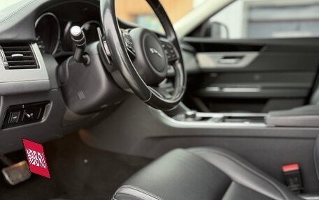 Jaguar XF II, 2017 год, 1 985 000 рублей, 26 фотография