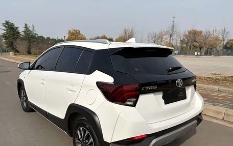 Toyota Yaris XP150 рестайлинг, 2022 год, 1 350 000 рублей, 6 фотография