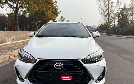 Toyota Yaris XP150 рестайлинг, 2022 год, 1 350 000 рублей, 2 фотография