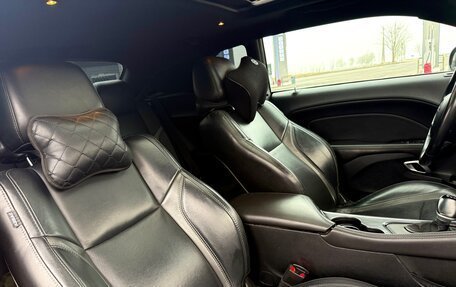 Dodge Challenger III рестайлинг 2, 2018 год, 1 890 000 рублей, 6 фотография