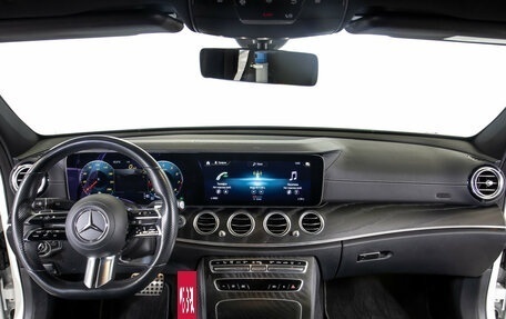 Mercedes-Benz E-Класс, 2021 год, 4 290 000 рублей, 10 фотография