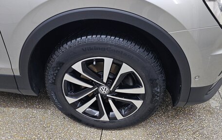 Volkswagen Tiguan II, 2019 год, 2 600 000 рублей, 6 фотография