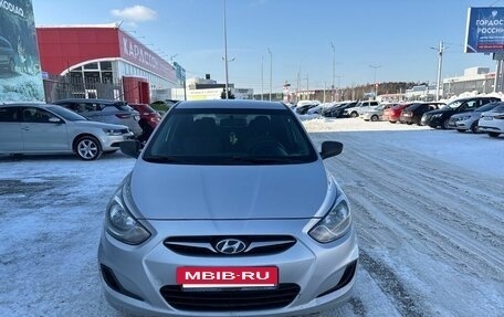 Hyundai Solaris II рестайлинг, 2011 год, 565 000 рублей, 3 фотография