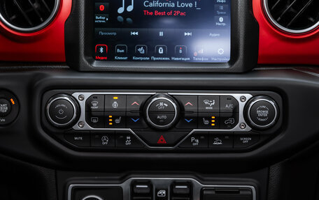 Jeep Wrangler, 2021 год, 8 300 000 рублей, 28 фотография