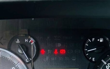 Toyota Land Cruiser Prado 150 рестайлинг 2, 2022 год, 7 500 000 рублей, 7 фотография