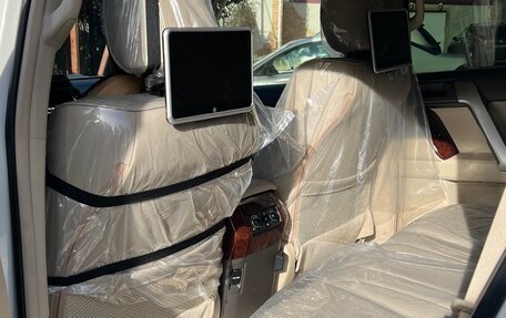 Toyota Land Cruiser Prado 150 рестайлинг 2, 2022 год, 7 500 000 рублей, 10 фотография