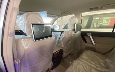 Toyota Land Cruiser Prado 150 рестайлинг 2, 2022 год, 7 500 000 рублей, 14 фотография