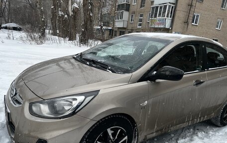 Hyundai Solaris II рестайлинг, 2011 год, 750 000 рублей, 2 фотография