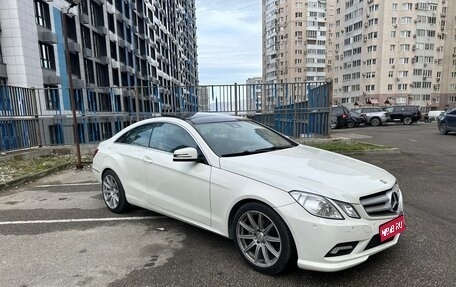 Mercedes-Benz E-Класс, 2011 год, 1 150 000 рублей, 1 фотография