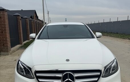 Mercedes-Benz E-Класс, 2020 год, 4 500 000 рублей, 1 фотография