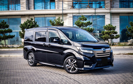 Honda Stepwgn IV, 2019 год, 2 550 000 рублей, 2 фотография