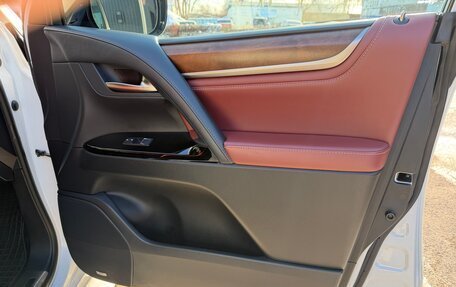 Lexus LX III, 2018 год, 8 000 000 рублей, 26 фотография