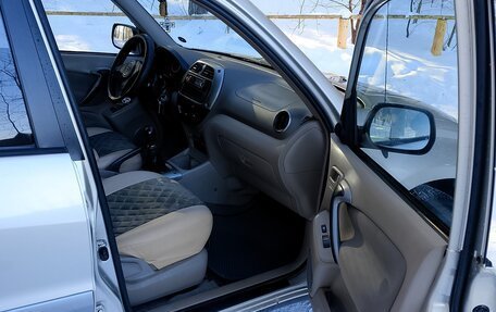 Toyota RAV4, 2003 год, 990 000 рублей, 7 фотография