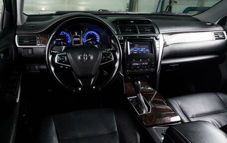 Toyota Camry, 2016 год, 1 944 000 рублей, 6 фотография