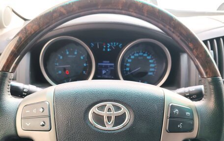 Toyota Land Cruiser 200, 2010 год, 4 000 000 рублей, 7 фотография