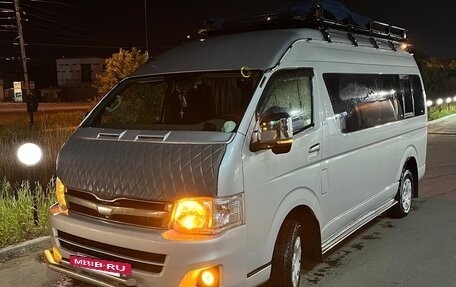 Toyota HiAce H200, 2013 год, 2 700 000 рублей, 3 фотография
