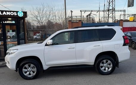 Toyota Land Cruiser Prado 150 рестайлинг 2, 2022 год, 6 150 000 рублей, 5 фотография