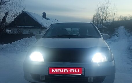 Toyota Platz, 1999 год, 320 000 рублей, 5 фотография