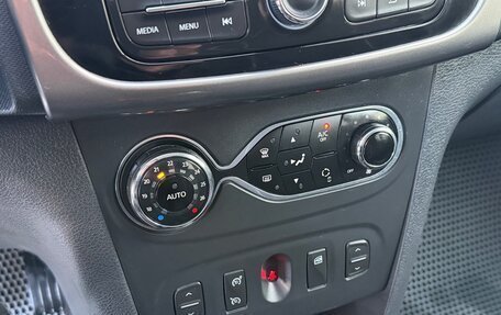 Renault Sandero II рестайлинг, 2017 год, 838 000 рублей, 21 фотография