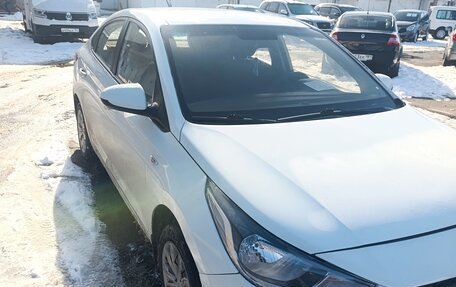 Hyundai Solaris II рестайлинг, 2018 год, 950 000 рублей, 3 фотография