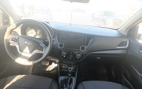 Hyundai Solaris II рестайлинг, 2018 год, 950 000 рублей, 6 фотография