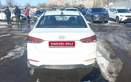 Hyundai Solaris II рестайлинг, 2018 год, 950 000 рублей, 10 фотография