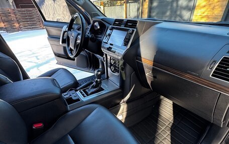 Toyota Land Cruiser Prado 150 рестайлинг 2, 2020 год, 6 700 000 рублей, 6 фотография