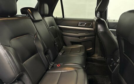 Ford Explorer VI, 2019 год, 3 600 000 рублей, 15 фотография