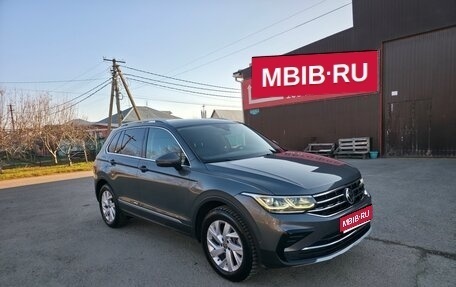 Volkswagen Tiguan II, 2021 год, 4 100 000 рублей, 1 фотография
