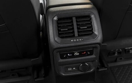 Volkswagen Tiguan II, 2021 год, 4 100 000 рублей, 24 фотография