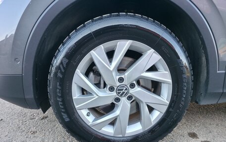 Volkswagen Tiguan II, 2021 год, 4 100 000 рублей, 25 фотография