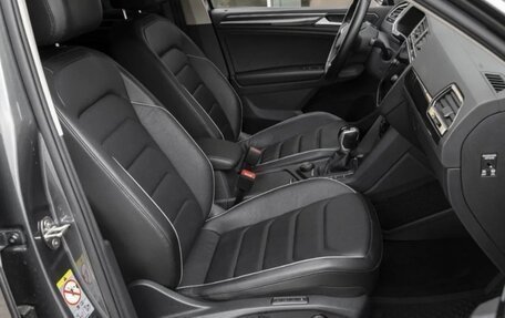 Volkswagen Tiguan II, 2021 год, 4 100 000 рублей, 29 фотография