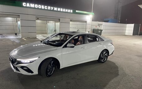 Hyundai Elantra, 2023 год, 2 300 000 рублей, 2 фотография