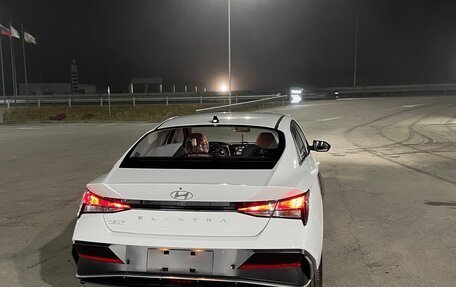 Hyundai Elantra, 2023 год, 2 300 000 рублей, 4 фотография