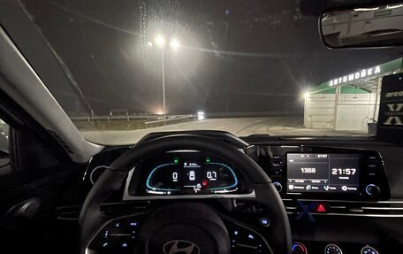 Hyundai Elantra, 2023 год, 2 300 000 рублей, 9 фотография