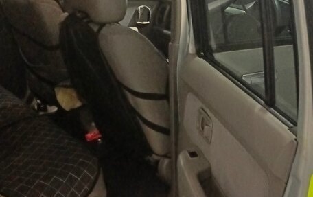 Nissan Cube II, 2001 год, 200 000 рублей, 5 фотография