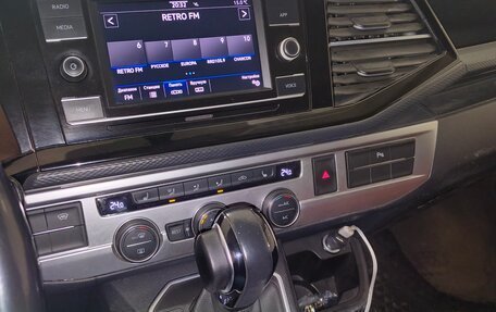 Volkswagen Multivan T6 рестайлинг, 2021 год, 4 850 000 рублей, 20 фотография