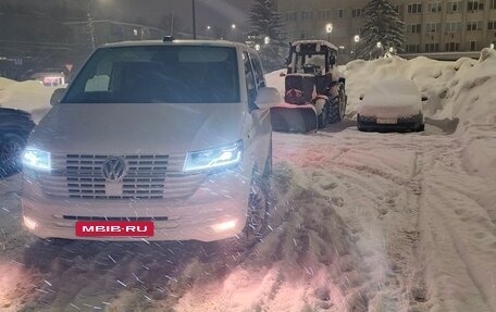 Volkswagen Multivan T6 рестайлинг, 2021 год, 4 850 000 рублей, 18 фотография