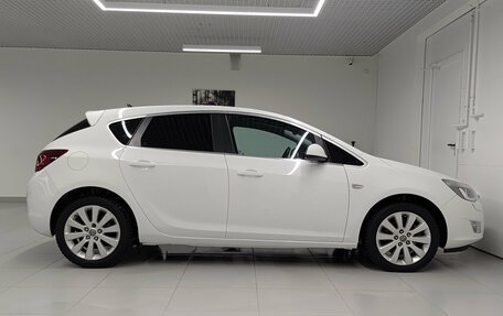 Opel Astra J, 2011 год, 700 000 рублей, 5 фотография