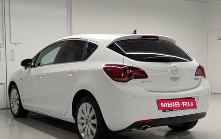 Opel Astra J, 2011 год, 700 000 рублей, 8 фотография