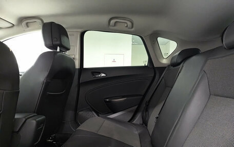 Opel Astra J, 2011 год, 700 000 рублей, 15 фотография