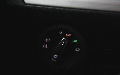 Volkswagen Multivan T6 рестайлинг, 2019 год, 4 986 000 рублей, 25 фотография