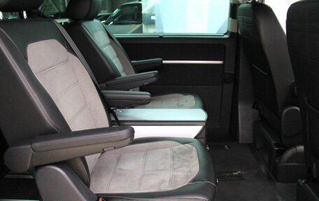 Volkswagen Multivan T6 рестайлинг, 2019 год, 4 986 000 рублей, 36 фотография