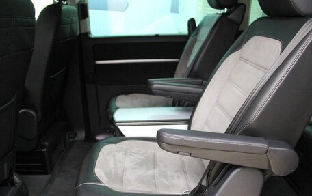 Volkswagen Multivan T6 рестайлинг, 2019 год, 4 986 000 рублей, 29 фотография