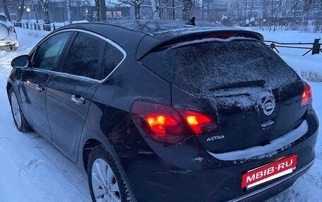 Opel Astra J, 2013 год, 550 000 рублей, 2 фотография