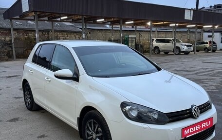 Volkswagen Golf VI, 2012 год, 800 000 рублей, 3 фотография