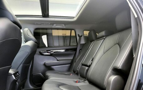 Toyota Highlander, 2022 год, 5 490 000 рублей, 10 фотография