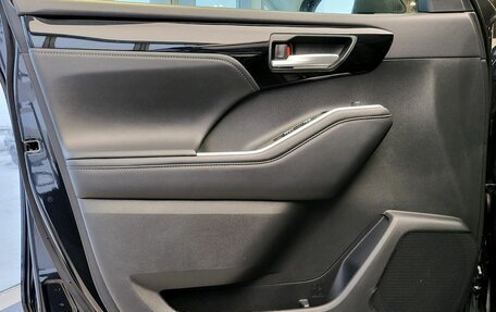 Toyota Highlander, 2022 год, 5 490 000 рублей, 14 фотография