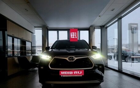 Toyota Highlander, 2022 год, 5 490 000 рублей, 9 фотография